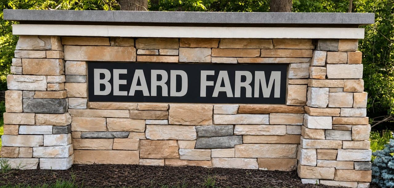 Community entrance sign for Beard Farm
