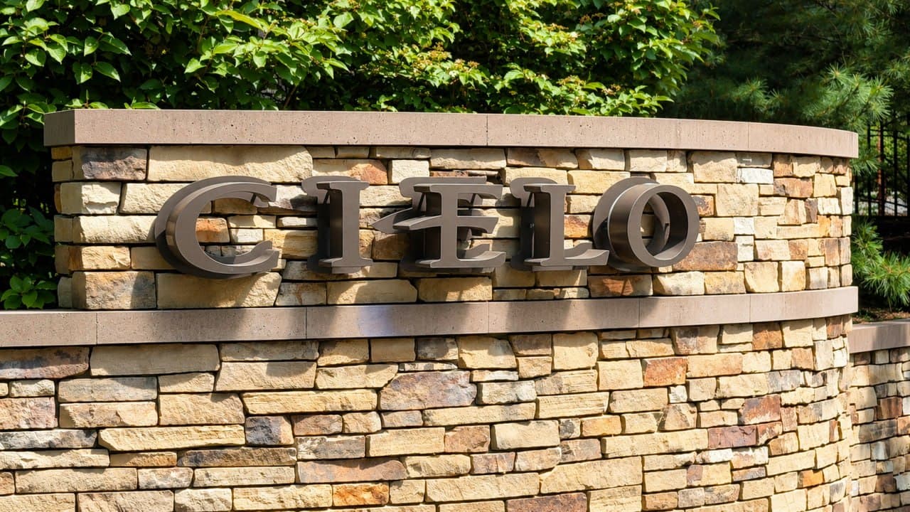 Community entrance sign for Cielo