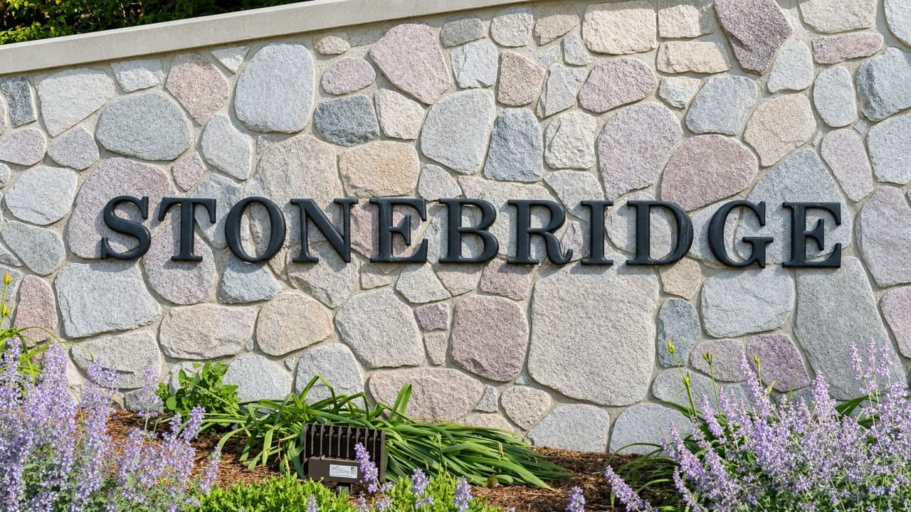 Community entrance sign for Stonebridge