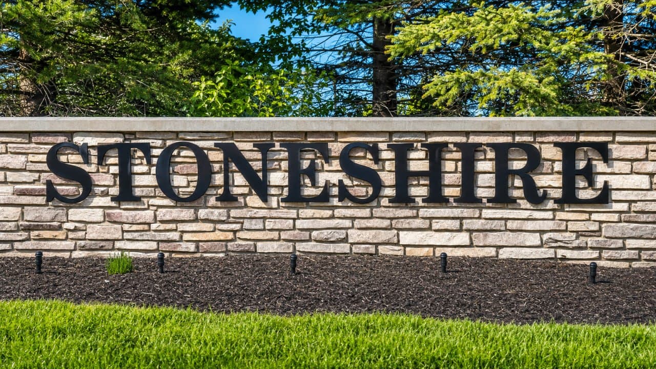Community entrance sign for Stoneshire